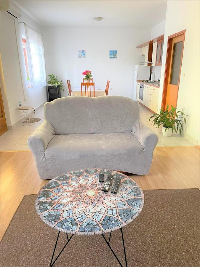 Comfort Apartment On The Beach 칼리 외부 사진